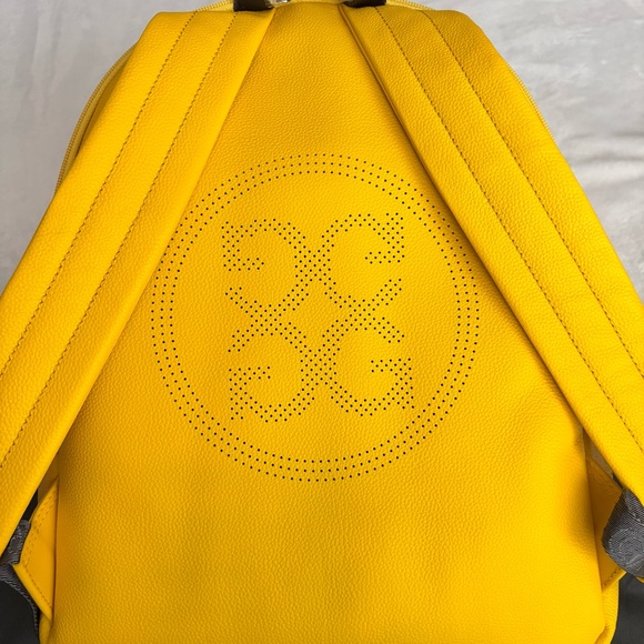 G/FORE Cyber Embossed Full Grain Genuine Leather Skull & Tees Unisex Backpack - Picture 7 of 16